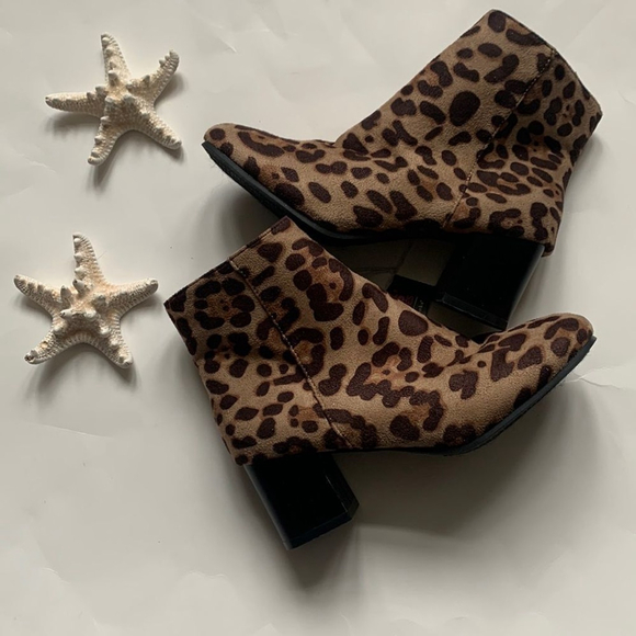 Bobbie Brooks Shoes - NWT Bobbie Brooks Leopard Print Ankle Booties